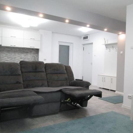 טרגובישטה Apartament Sarra מראה חיצוני תמונה
