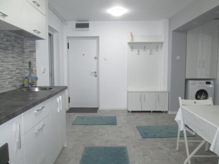 טרגובישטה Apartament Sarra מראה חיצוני תמונה
